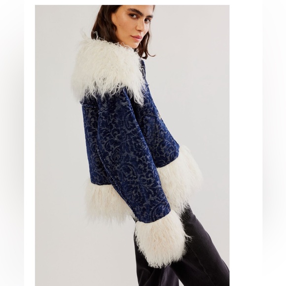 FREE PEOPLE NWT SABINA FUR BOMBER JACKET 🔥 - Picture 6 of 12
